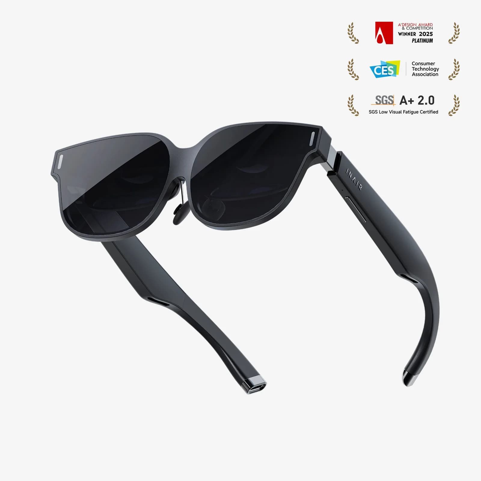 Gafas INAIR 2 Pro + Pod en negro, montura tipo gafas de sol envolvente con las dos patillas abiertas, INAIR en una patilla, fondo blanco.