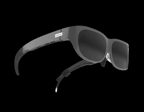 Gafas Lenovo Legion Glasses, en gris oscuro, vistas desde atrás en ángulo, con el nombre Lenovo en la patilla y un cable fino en la punta.