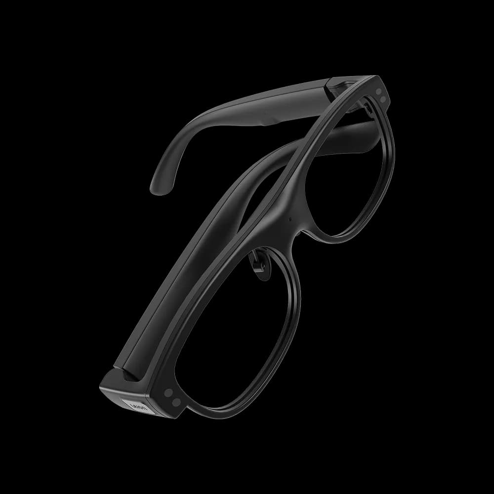 Gafas LLVision Leion Hey2 en negro, vista de tres cuartos con montura rectangular gruesa y forma redondeada, sin cámara visible.