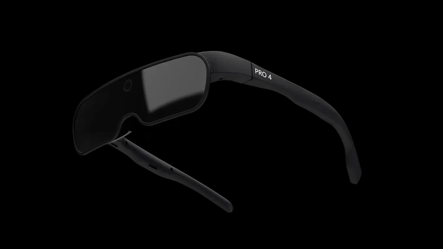 Gafas NuEyes Pro 4 en negro, visera única y curva con una pequeña cámara redonda en la esquina izquierda, vista en tres cuartos sobre fondo blanco.