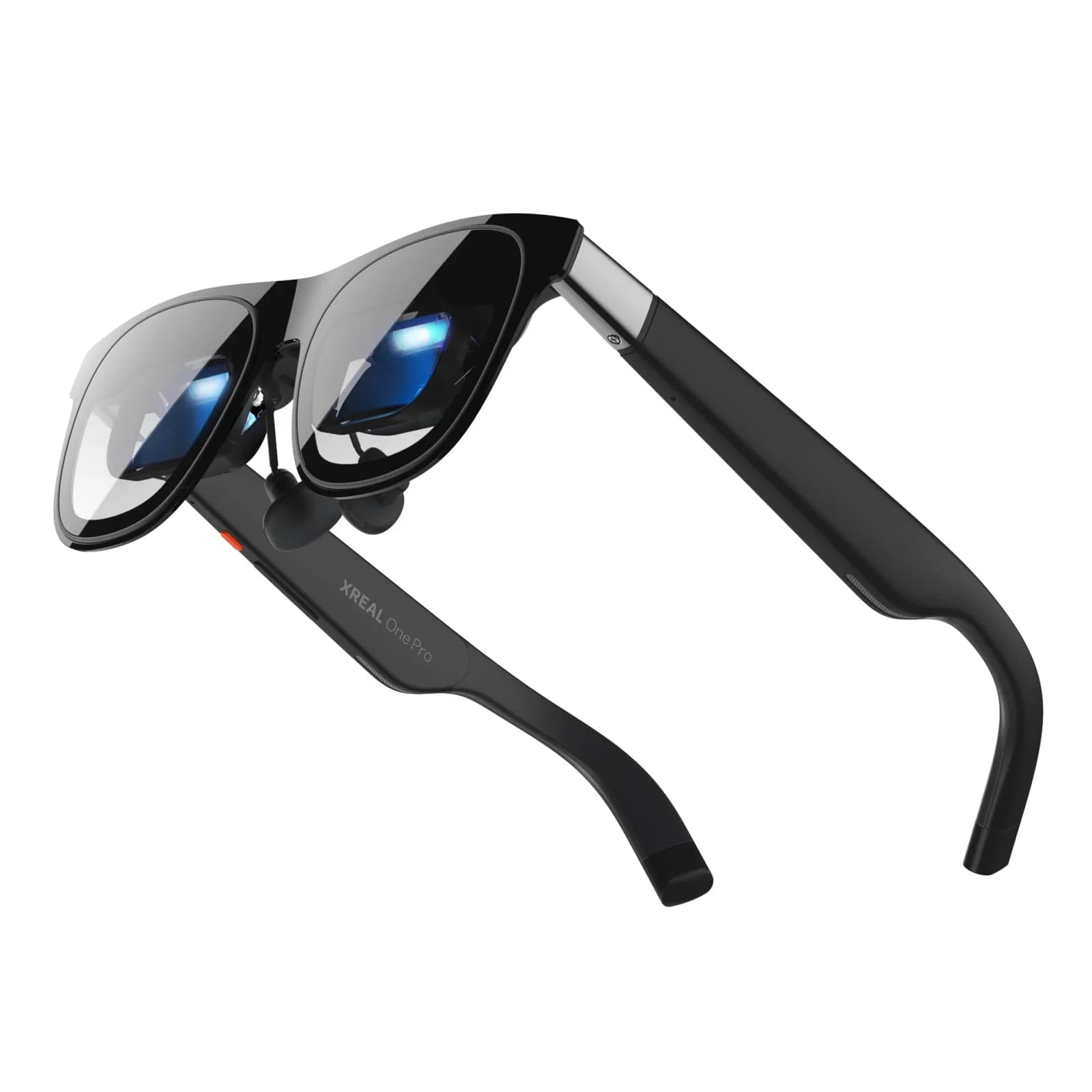 Gafas XREAL One Pro en negro, en ángulo de tres cuartos sobre blanco, plegadas, con el nombre XREAL One Pro y luz naranja en la patilla.