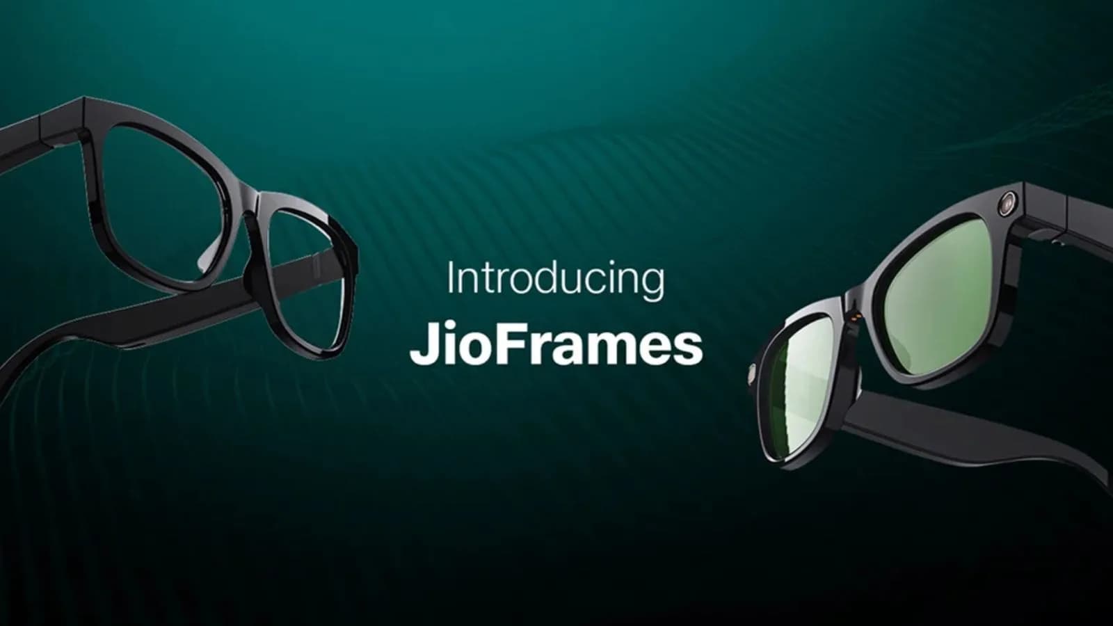 Gafas JioFrames mostradas en dos versiones, una en negro con lentes claras y otra con lentes verdosas y cámara visible.